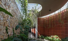 Nhà toàn cây xanh và giếng trời ở Kon Tum khiến ai cũng ao ước khi giãn cách