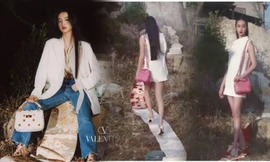 Mẫu nữ đình đám bị chỉ trích vì ngồi và giẫm lên khăn quấn thắt lưng của Kimono