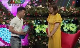 Chàng trai 1m55 xin bạn gái mở lòng không chê mình trong show hẹn hò