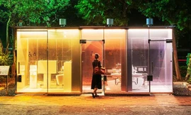 Độc đáo loạt nhà vệ sinh trong suốt phục vụ cho Olympics