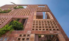 Ngắm ngôi nhà gạch đỏ Bát Tràng giành giải thưởng kiến trúc quốc tế 