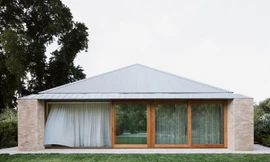 Chiêm ngưỡng nhà cấp 4 mái chóp bằng gạch tái chế đơn giản