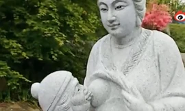 Dư luận Trung Quốc tranh cãi gay gắt về bức tượng con dâu vạch áo cho mẹ chồng bú sữa