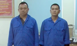 Nguyễn Văn Hùng (trái) và Hoàng Văn Đức. Ảnh: Công an Hưng Yên. 