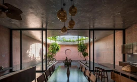 Biệt thự luôn ngập nắng nhờ nhiều khoảng mở hình tròn