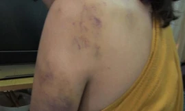 Thiếu nữ sa chân vào karaoke 'ôm' sau lần bỏ học 