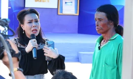 Việt Hương bật khóc khi chàng trai từng cố tự tử xin lỗi mẹ ruột