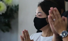 Xúc động hình ảnh lễ cầu siêu cho bé gái 8 tuổi bị 'dì ghẻ' bạo hành đến chết 