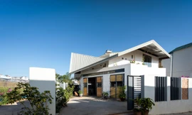 Nhà cấp 4 gác lửng lấy giếng trời giữa nhà làm nguồn sáng ở Đà Lạt gây mê mẩn