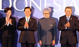 Thủ tướng Nguyễn Tấn Dũng và các trưởng đoàn