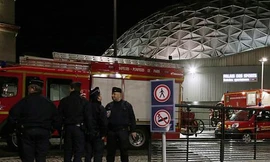 Cảnh sát Pháp tại hiện trường vụ nổ