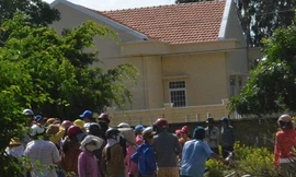 Học sinh sụp hố tử nạn, gia đình 'quây' xã bắt đền 500 triệu