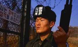 Binh sĩ Hàn Quốc tại khu phi quân sự