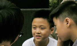 Chín tuổi - thôi học - triển lãm tranh