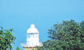 Tất niên trên mắt biển Tiên Sa