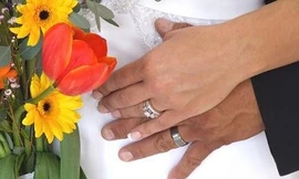 Cô dâu sinh viên và nỗi lòng nữ sinh... vác bầu đi học