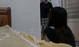 Tung clip bắt quả tang người yêu phản bội có phạm luật?