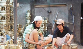 Hoài Linh: Bán mía ghim, MC đám cưới