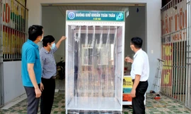 Buồng khử khuẩn 3 giây "Made in" thầy giáo
