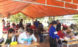 Chốt kiểm soát dịch trên Quốc lộ 14 đoạn qua xã Hòa Phú, TP. Buôn Ma Thuột