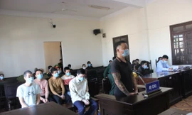 Bị cáo Bình và các đồng phạm trước tòa