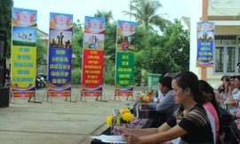 Nhiều gia đình ở Đắk Lắk cam kết 'vợ chồng chung thuỷ'