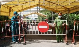 Một chốt chặng khu cách ly phòng chống COVID-19.