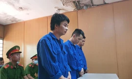 3 bị cáo tại phiên tòa ngày 27/4. Ảnh: T.M