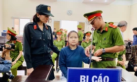 Chủ mưu vụ án - bị cáo Phạm Thị Thiên Hà tại phiên xử sơ thẩm.