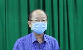 Bác sĩ Nguyễn Văn Cường - Đại diện Ban Chỉ đạo phòng chóng dịch bệnh tỉnh Tây Ninh tại buổi họp báo tối nay 28/2. Ảnh: X.V