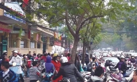 Học sinh tiểu học cũng được điều chỉnh lại giờ tan lớp trước 17h30. Ảnh: Trọng Đảng