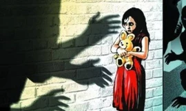 Con trai chủ nhà giở trò đồi bại với bé 4 tuổi