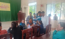 Gần 1 tỷ đồng bồi thường cho nông dân có lúa chết bên công trường cao tốc