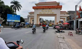  Tặng bằng khen cho người dân tiêu biểu trong bồi thường, hỗ trợ, tái định cư