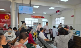 Ngày đầu hoạt động, Trung tâm Hành chính công Cần Thơ tiếp nhận hàng trăm hồ sơ