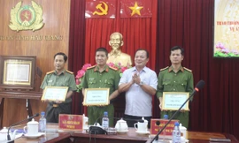 Thưởng nóng lực lượng phá nhanh vụ bắt lãnh đạo doanh nghiệp tống tiền 10 tỷ đồng