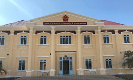 Nữ phó chánh án TAND thị xã bị bắt quả tang nhận hối lộ