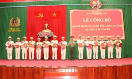 40 cán bộ Công an tỉnh Vĩnh Long nghỉ hưu trước tuổi