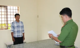 Lừa bán đất, chiếm đoạt hàng trăm triệu đồng