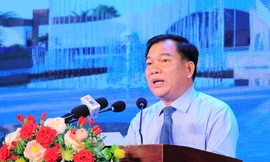 Vận động xây khu lưu niệm 'vua vọng cổ' Viễn Châu