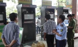  Bị phạt hơn 100 triệu vì vi phạm quy định kinh doanh xăng dầu