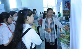 Giới trẻ giao lưu với phi hành gia NASA 