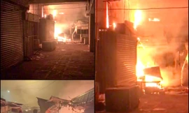 Cháy loạt ki ốt chợ trong đêm ở Hậu Giang