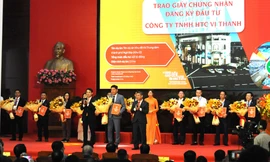 Hậu Giang trao chứng nhận đầu tư 19.000 tỷ đồng cho 12 dự án