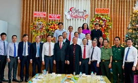 Phó Chủ tịch Thường trực Quốc hội chúc mừng Giáng sinh tại Cần Thơ