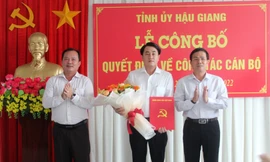 Điều động, luân chuyển nhiều cán bộ chủ chốt ở Hậu Giang