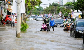 Triều cường dâng cao ở Cần Thơ: Có thể tạm cấm đường khi cần thiết