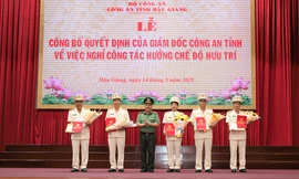 5 lãnh đạo cấp phòng Công an Hậu Giang nghỉ hưu trước tuổi