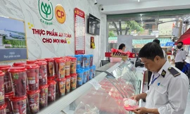 Điểm danh cửa hàng bán thịt của Công ty C.P ở Cần Thơ vừa bị kiểm tra