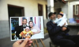 Cô gái 27 tuổi tự nguyện cưới ông lão 72 tuổi để trả ơn